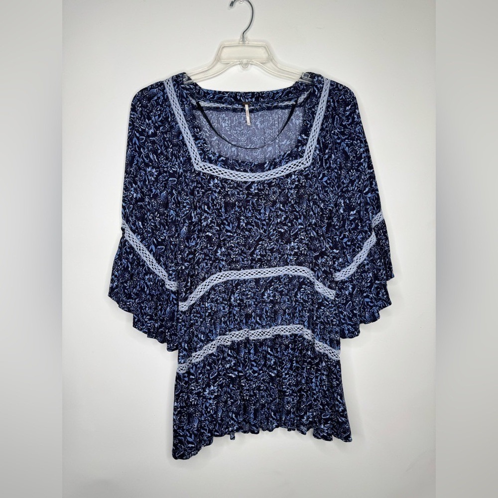 Free‎ People Womens Let's Talk About It Blue Floral Bell Sleeve Tunic Size M - Picture 2 of 10